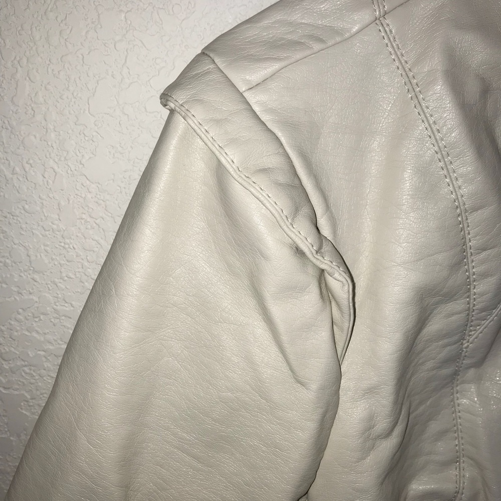Jacket - Picture 3 of 6